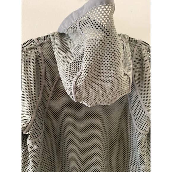 Lululemon Athletica Relaxed Fit Mesh Jacket Grey Green Sage 6 EUC - Picture 11 of 12